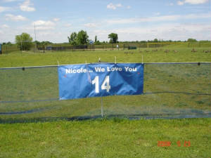 nicolesign3.jpg.w300h225